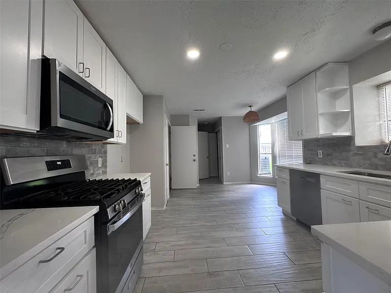 12303 Glenmeadow Dr — Photo 19