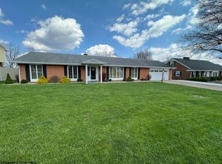 186 Ridgeway Dr, Bridgeport, WV 26330