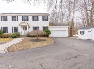 18 Creek Ln, Averill Park, NY 12018