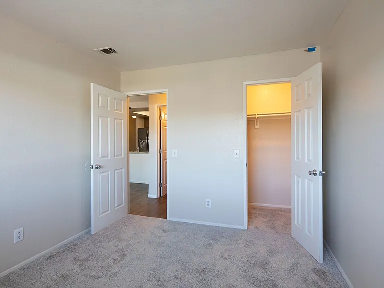 Tuscany Hills Apartments — Photo 23