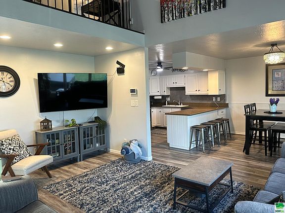 3rd image of 1103 Council Oak Dr APT C