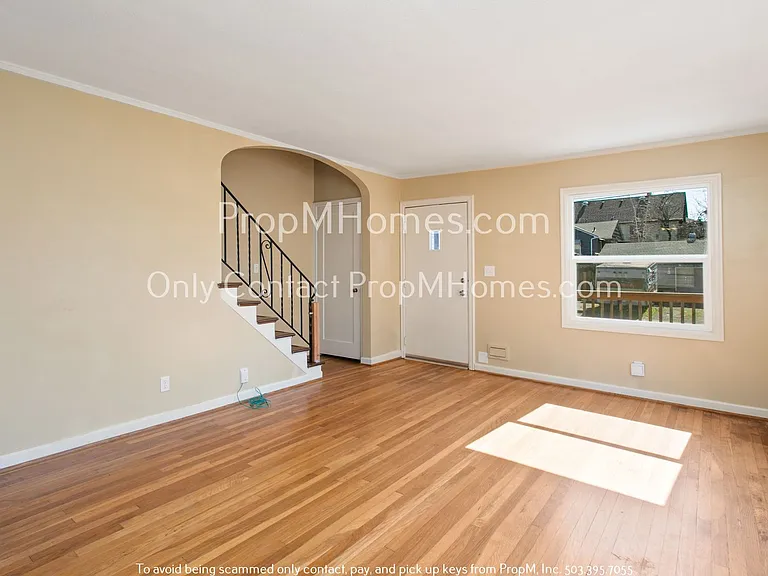 5127 SE Tibbetts St — Photo 2