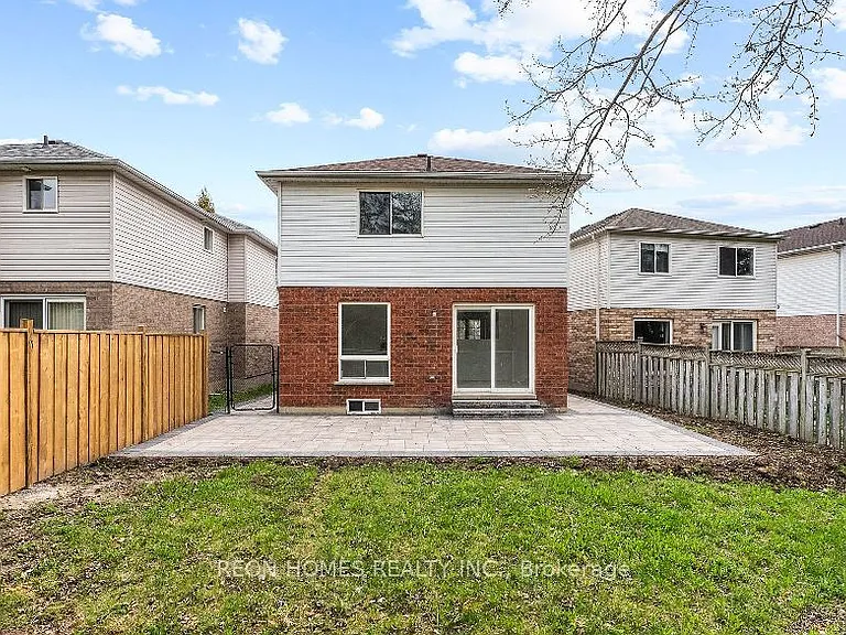 1885 Dalhousie Cres — Photo 26