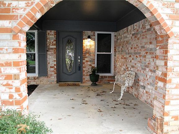 3rd image of 2300 W Lake Dr