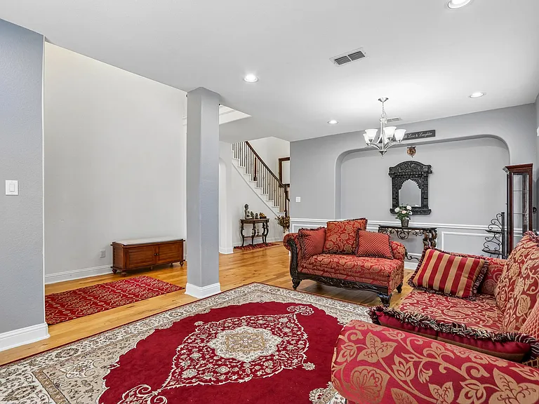 5625 Kerry Dr — Photo 3