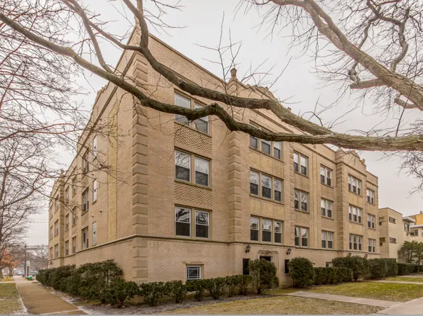 802 Dobson St APT 3, Evanston, IL 60202