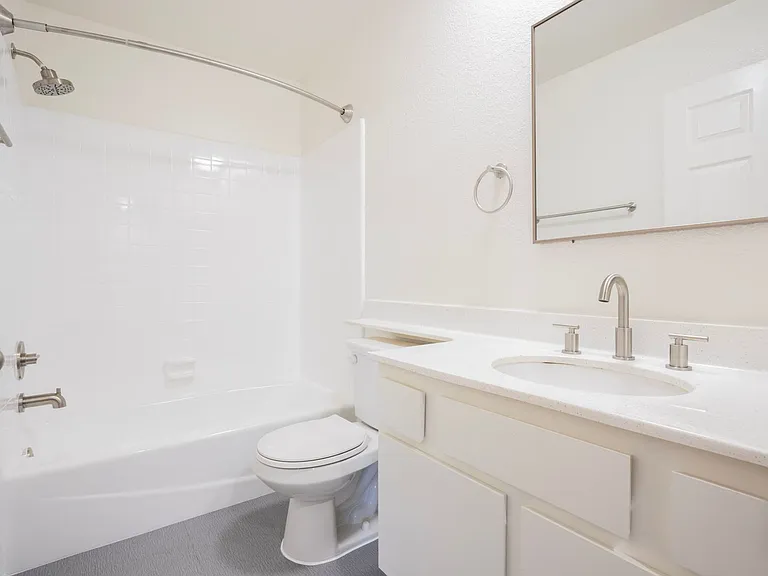 2123 Rodney Dr — Photo 26