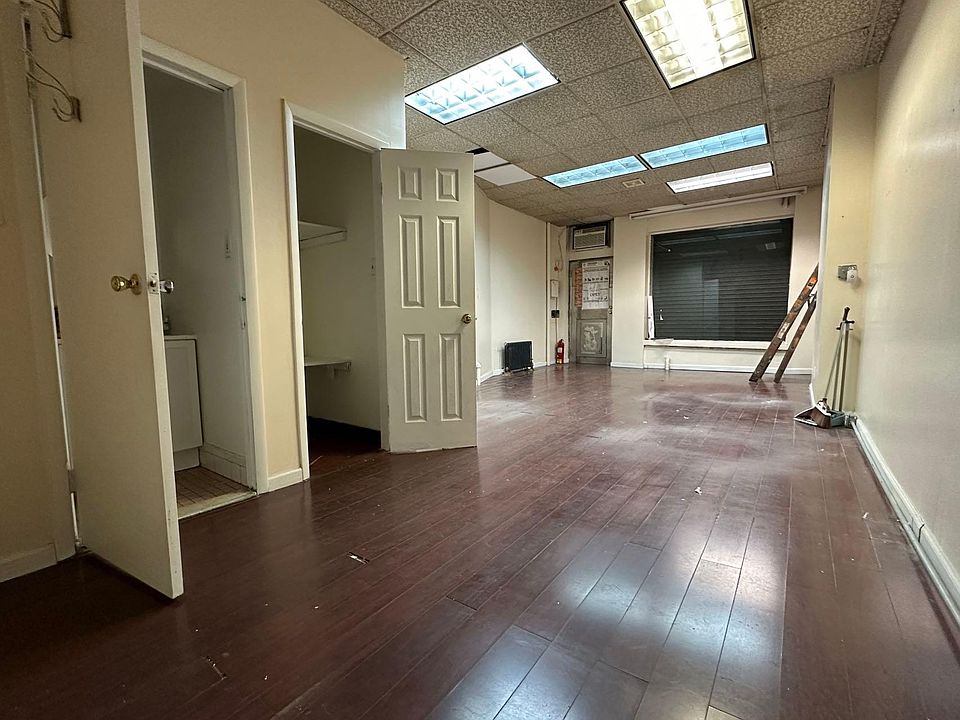 1st image of 1562 Bath Ave APT 1