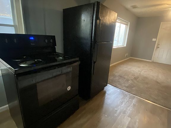 3rd image of 2541 Lister Ave