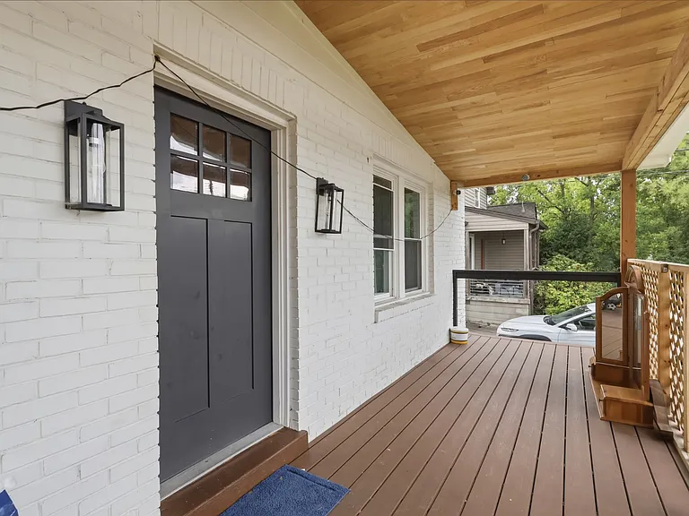 411 Edwin St #A — Photo 4