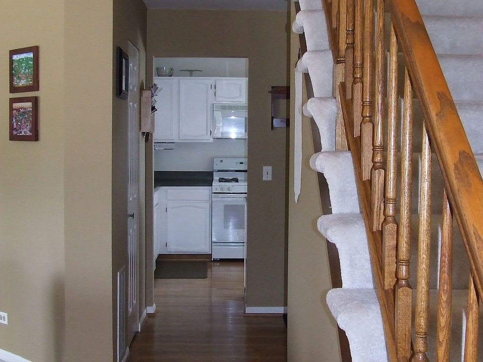 1st image of 4010 Newport Ln #13-1