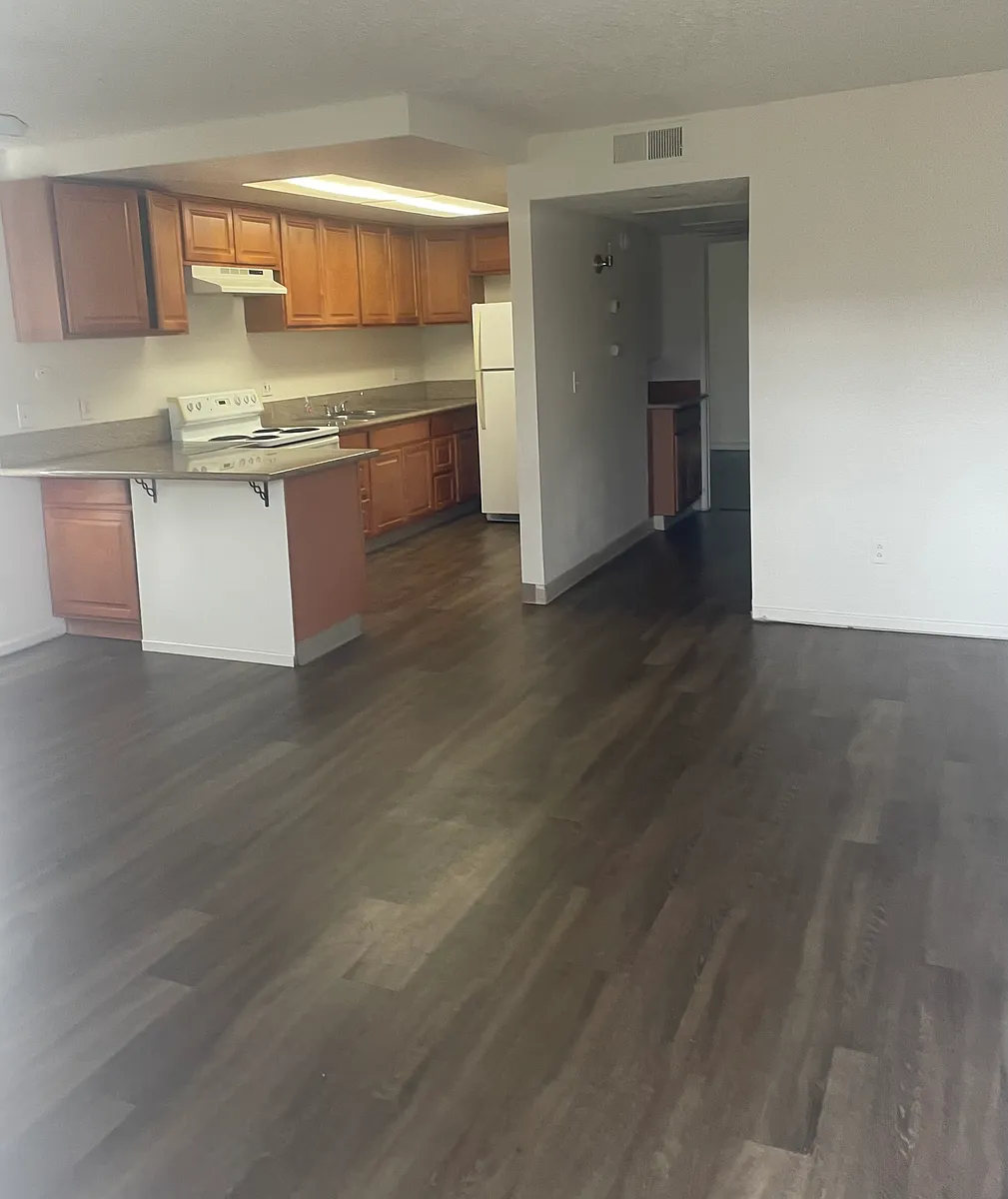 Building Photo - 4431 Parks Ave #1