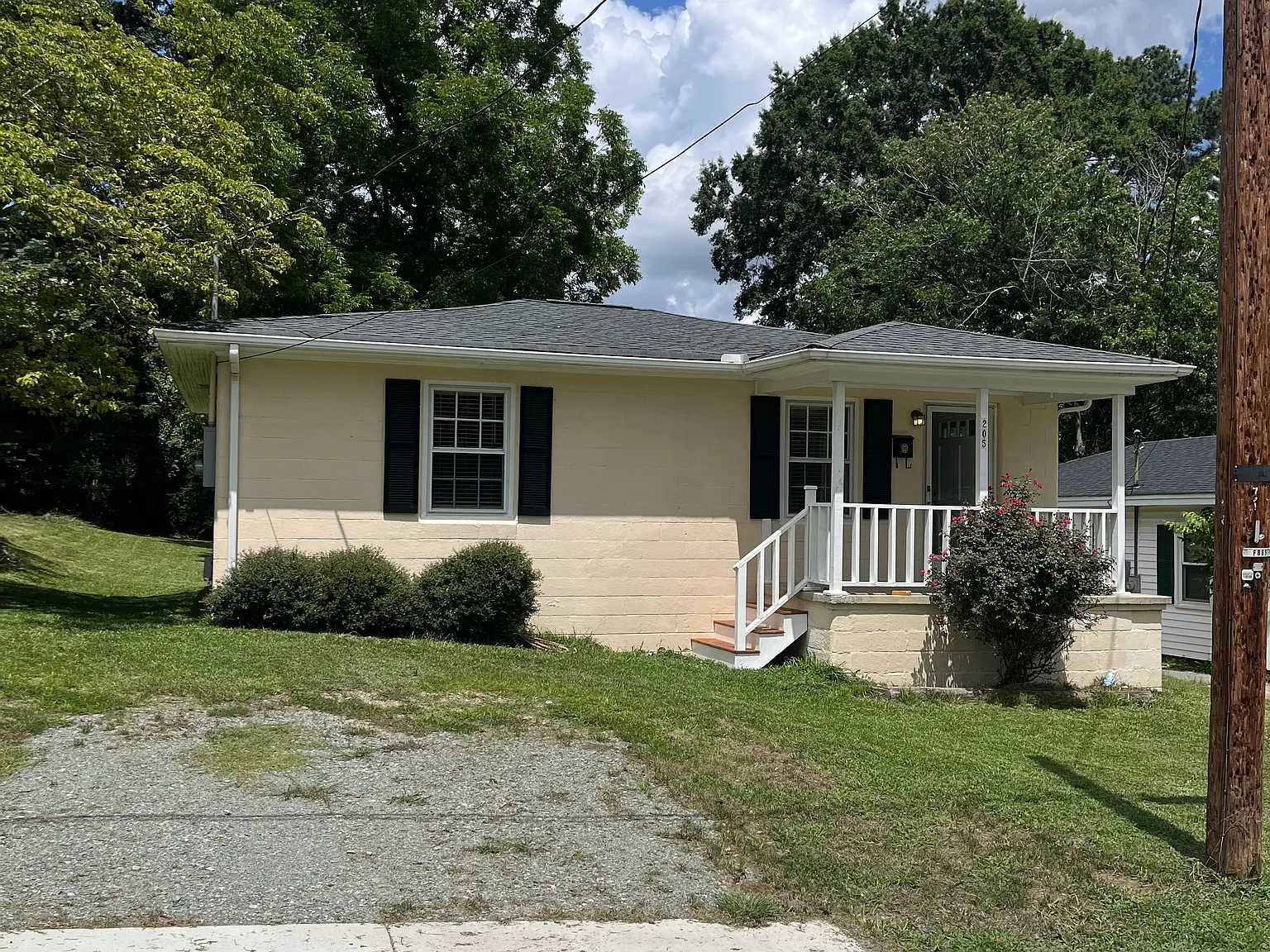 2 bed, 861 sqft, $1,675 — Photo 1