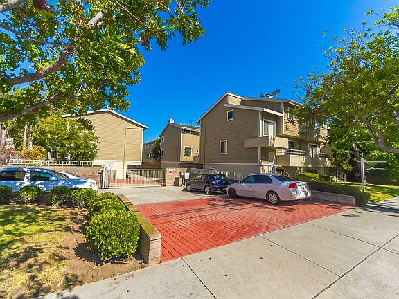 2nd image of 15220 S Normandie Ave Unit 303