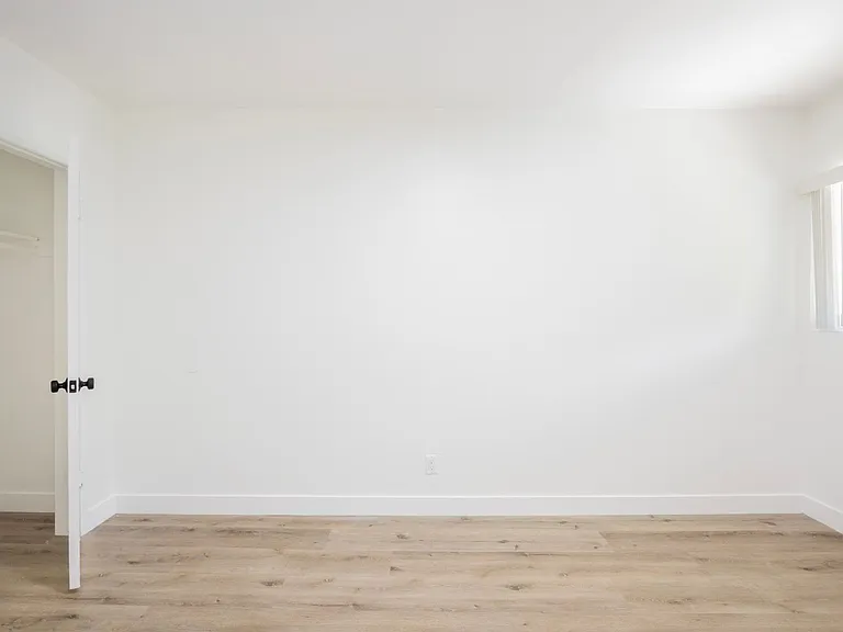 904 N Sierra Bonita Ave — Photo 37