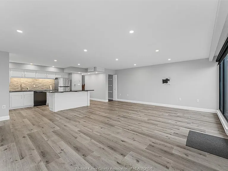 380 Pelissier St #1103 — Photo 9