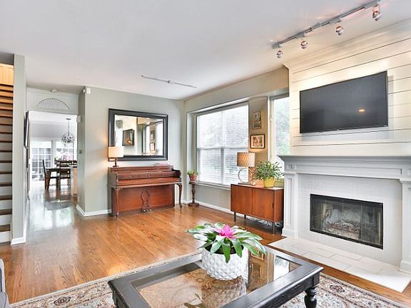 3rd image of 4416 W Hutchinson St