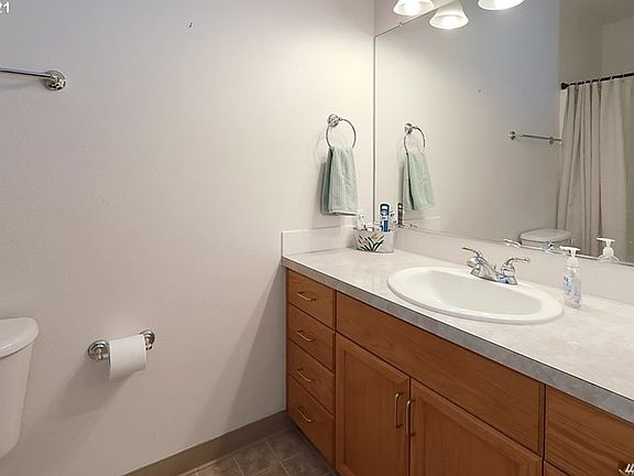 5th image of 122 Westminster Dr