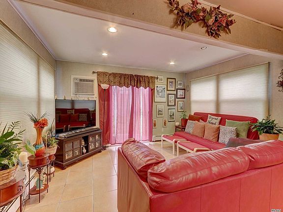2nd image of 15 Amber Ln