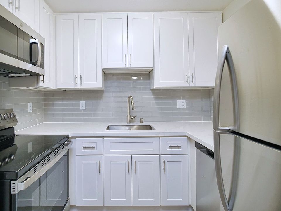 1st image of 920 Fletcher Ln #104