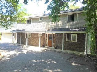 212 Baron Dr, Spring Grove, IL 60081