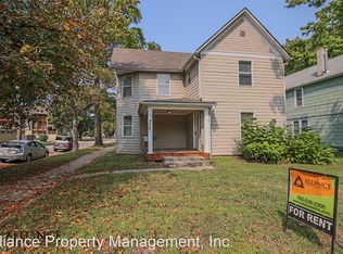 930 Fremont St APT A, Manhattan, KS 66502