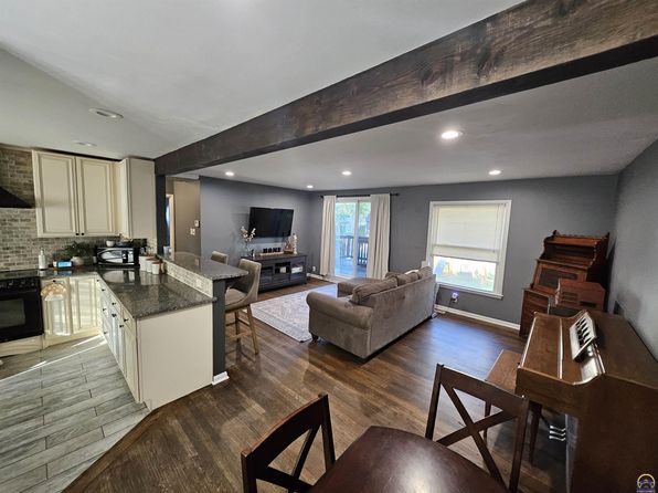 3112 SW College Ave, Topeka, KS 66611