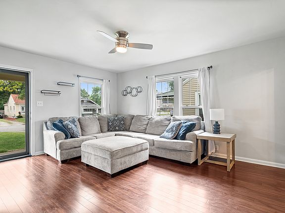 3rd image of 4922 Kingsley Dr