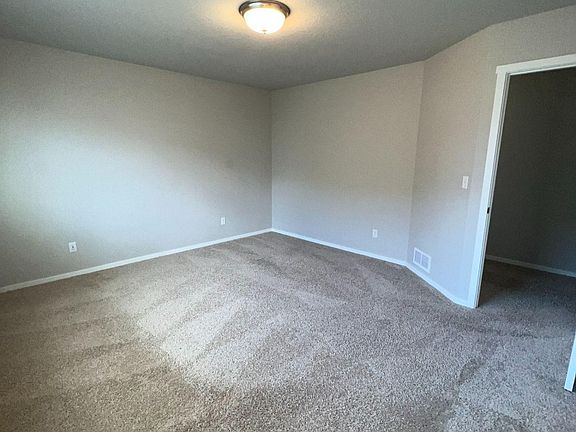 5th image of 20505 SE Evian Ave