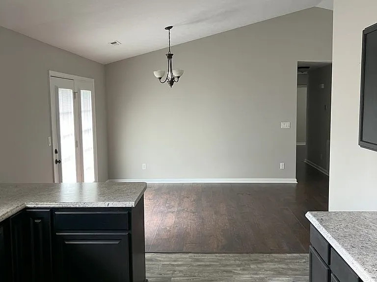504 Reba Jackson Dr — Photo 10