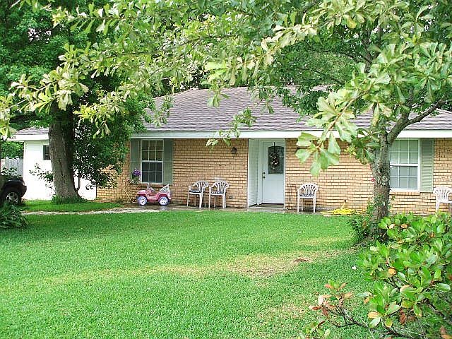 1st image of 203 Mimosa St