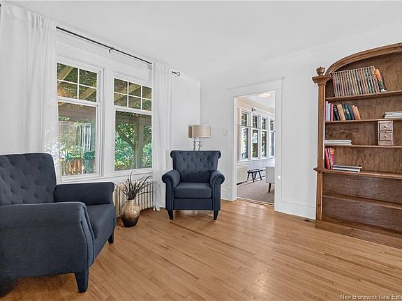 4th image of 189 Highfield St