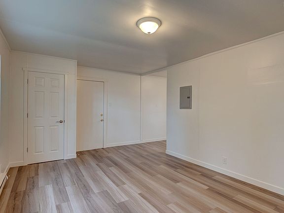 5th image of 966 Yvonne Ave APT 2