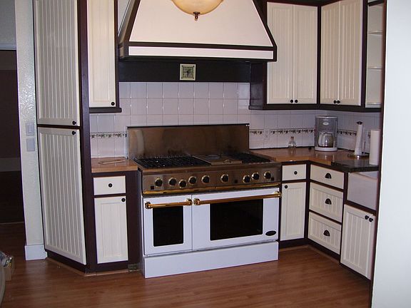 Kitchen stove
