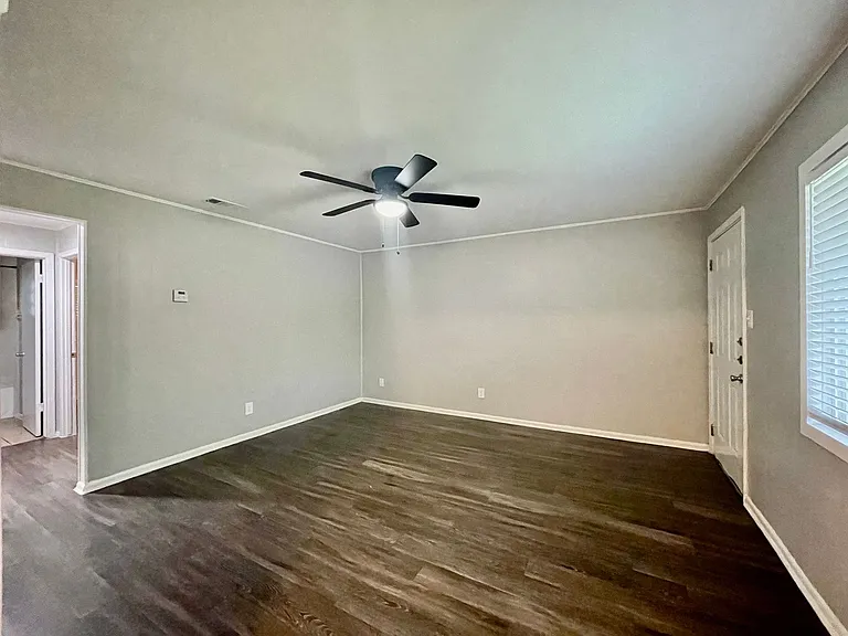 Sundance Apartments — Photo 22