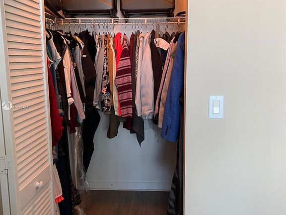 4th image of 325 Biscayne Blvd #1216