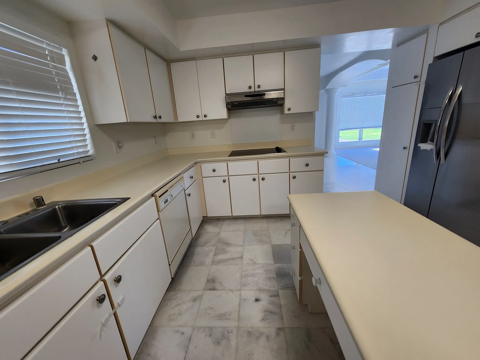 5 bed, 4.5 bath, 3586 sqft, $6,500 — Photo 4