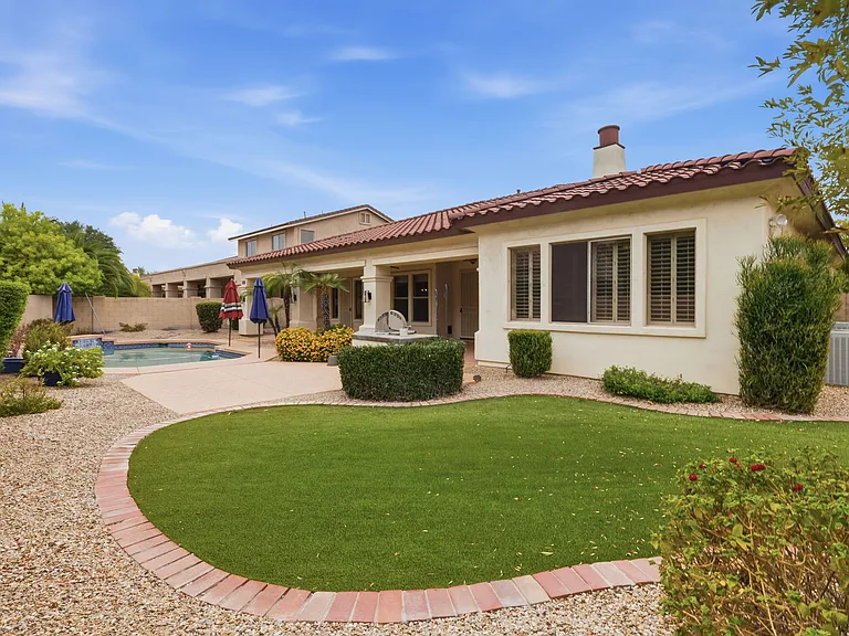 622 E Vinedo Ln — Photo 43