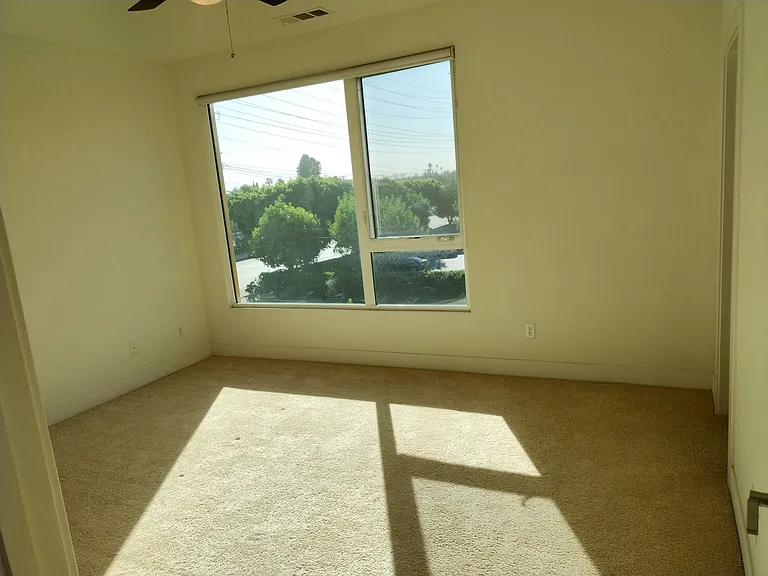 135 W Live Oak Ave #E — Photo 14