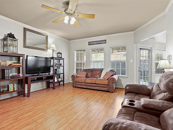 4th image of 1723 Oxford Dr