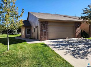 8202 S Brenda Pl, Sioux Falls, SD 57108