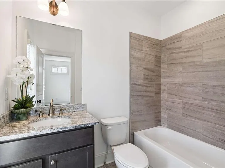 124 Parkside West Ct — Photo 23