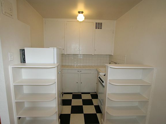 5th image of 1001 Logan St #302