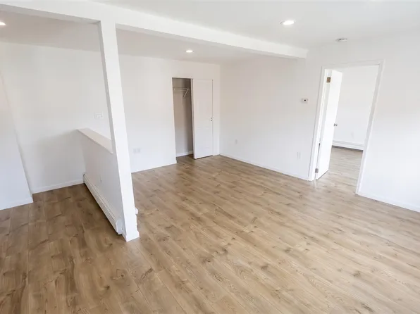 480 Westbury Ave APT 1, Carle Place, NY 11514