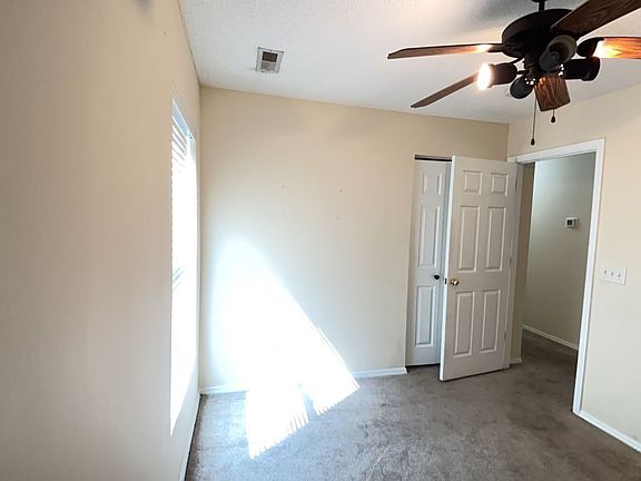 3rd image of 1000 Post Oak Ct