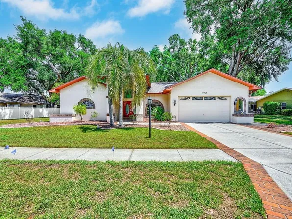 9757 Hermosillo Dr, New Port Richey, FL 34655