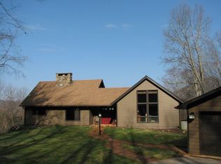 1952 Country Club Dr, Canton, NC 28716