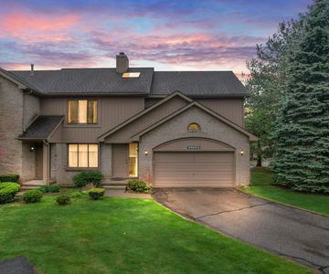 29584 Sierra Pointe Cir, Farmington, MI, 48331