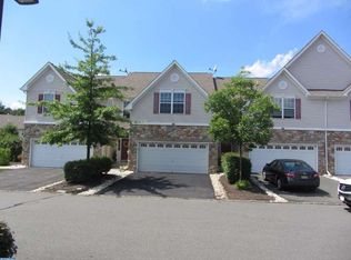 26 Blake Dr, Pennington, NJ 08534