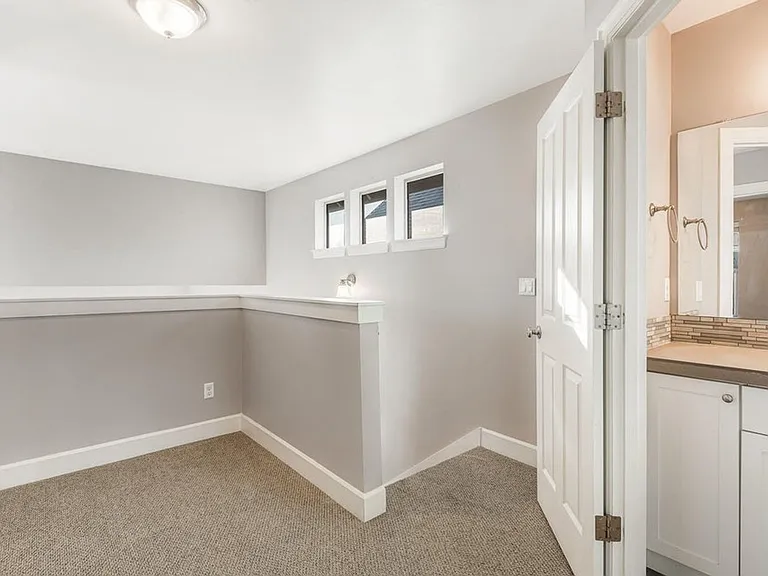 63135 NE Beaufort Ct — Photo 20
